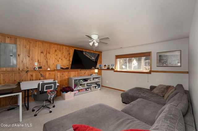 3945 N Trevino Dr, Coeur D'alene, ID 83815