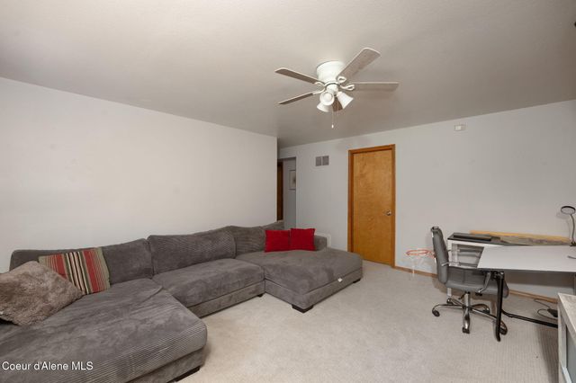 3945 N Trevino Dr, Coeur D'alene, ID 83815