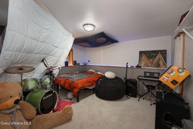 3945 N Trevino Dr, Coeur D'alene, ID 83815