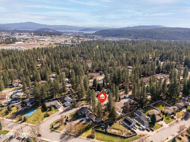 3945 N Trevino Dr, Coeur D'alene, ID 83815