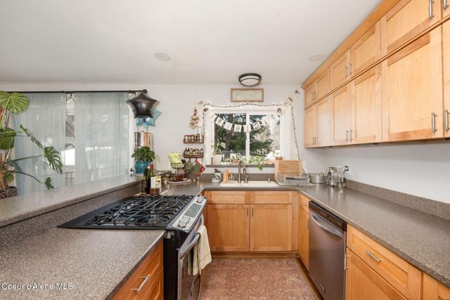 3945 N Trevino Dr, Coeur D'alene, ID 83815