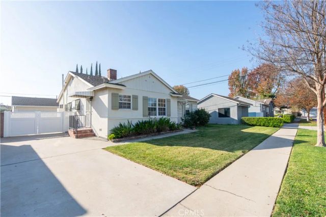 19218 Schoolcraft, Reseda, CA 91335