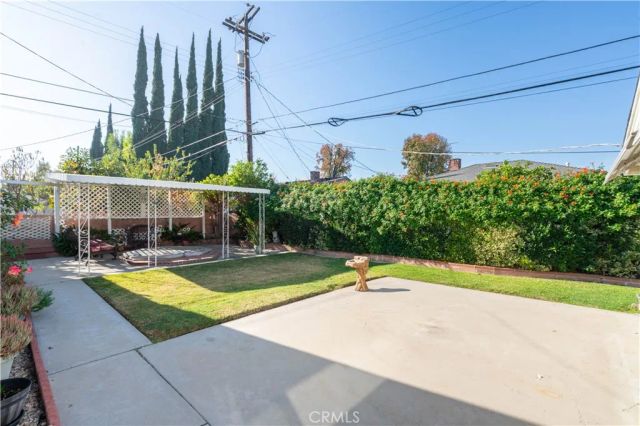 19218 Schoolcraft, Reseda, CA 91335