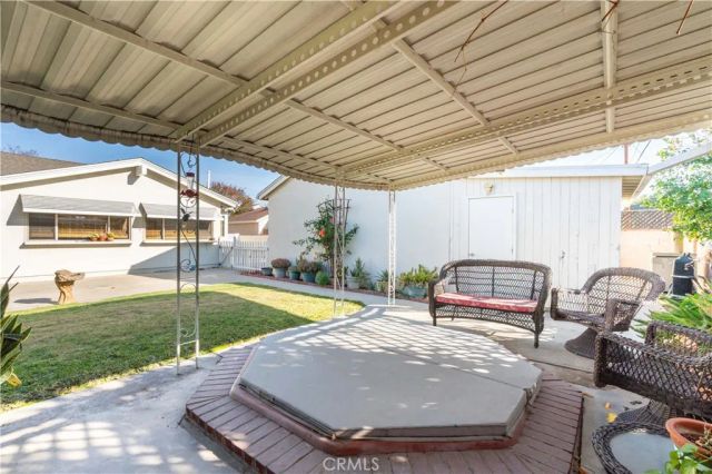 19218 Schoolcraft, Reseda, CA 91335