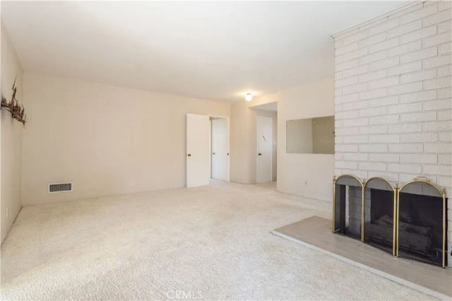 19218 Schoolcraft, Reseda, CA 91335