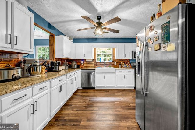 65 Chestnut Dr, Covington, GA 30016