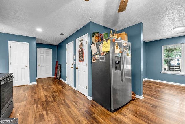 65 Chestnut Dr, Covington, GA 30016
