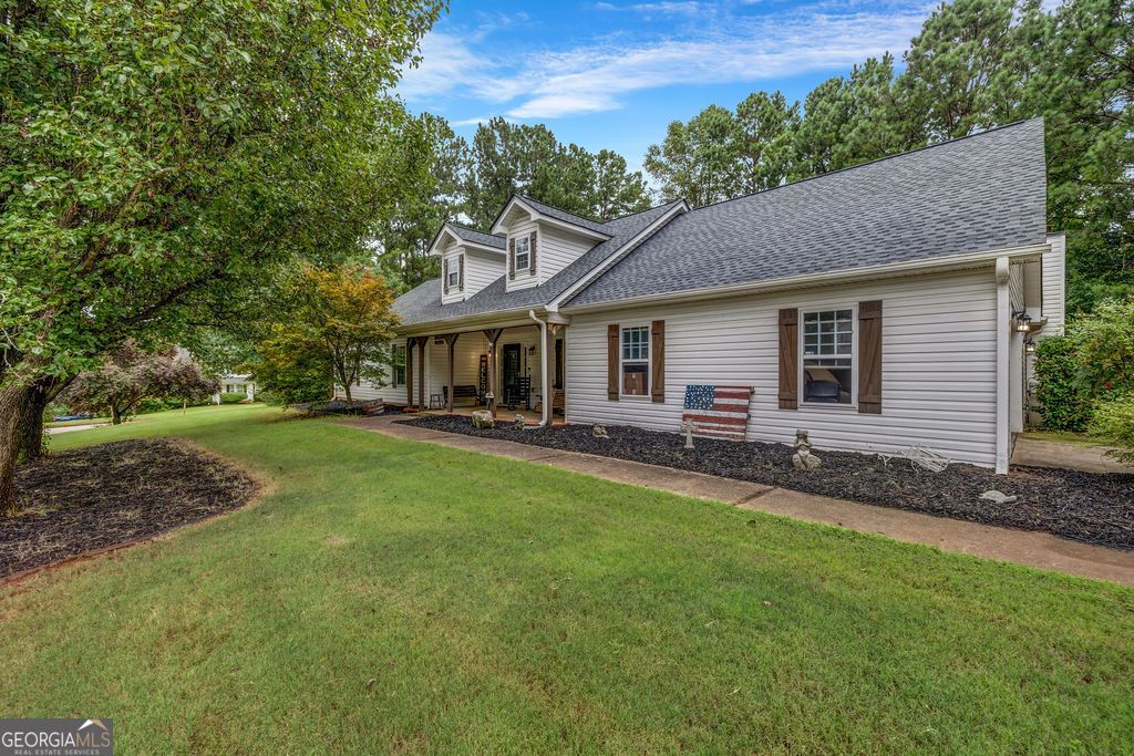 65 Chestnut Dr, Covington, GA 30016