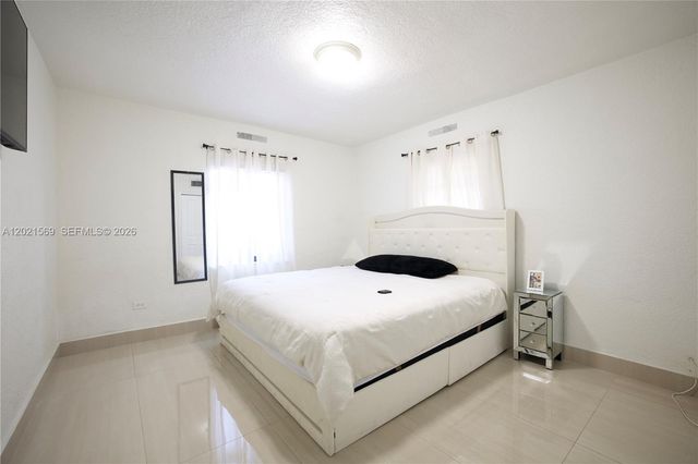 1120 E 6th Ct, Hialeah, FL 33010