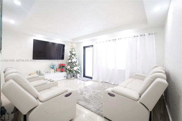 1120 E 6th Ct, Hialeah, FL 33010