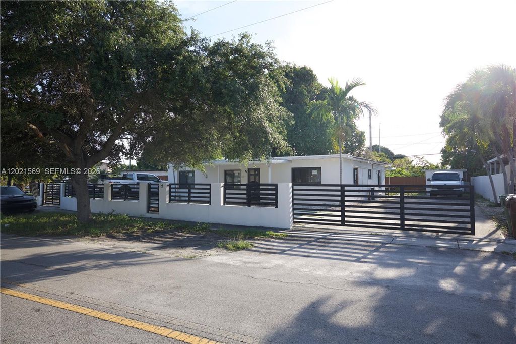 1120 E 6th Ct, Hialeah, FL 33010