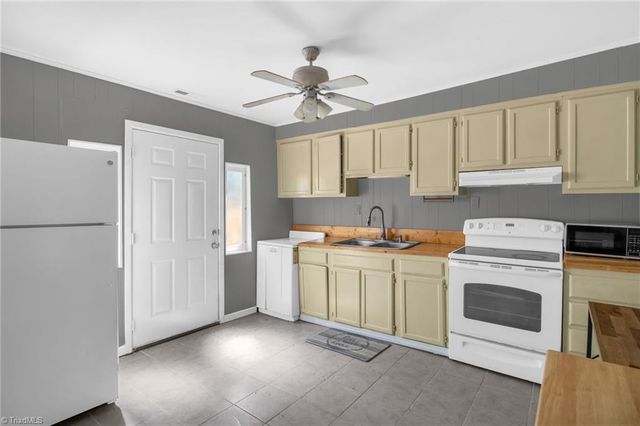 605 S Main Street, Kernersville, NC 27284