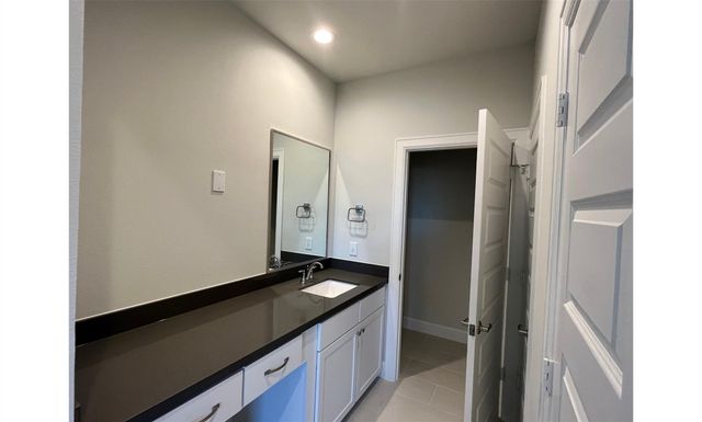 2802 Grand Fountains Drive F, Houston, TX 77054