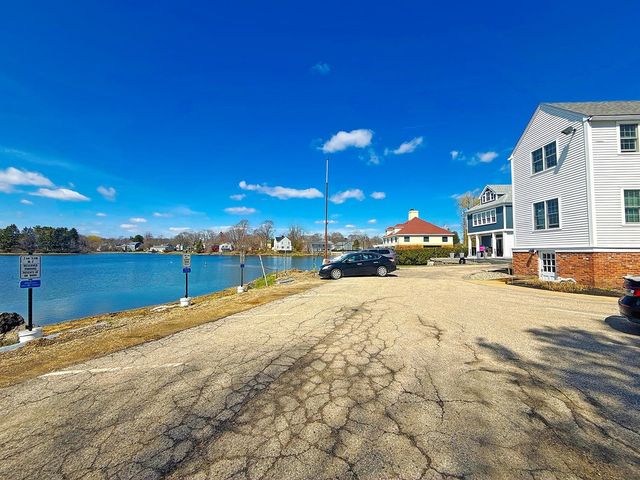 118 Maplewood Ave Unit C1, Portsmouth, NH 03801