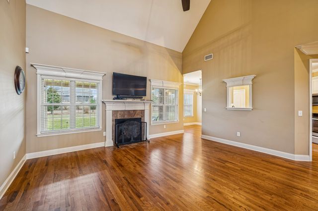 2624 Pebblecreek Ln, Murfreesboro, TN 37130