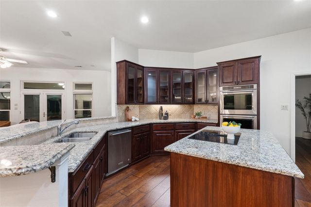 213 El Rio DR, Lakeway, TX 78734