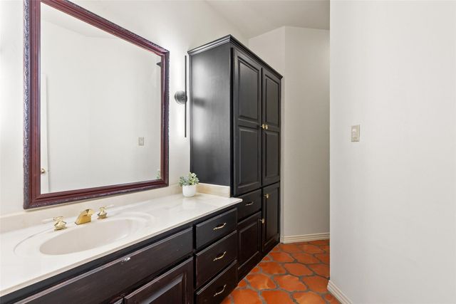 213 El Rio DR, Lakeway, TX 78734