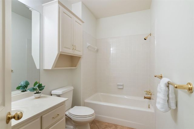 213 El Rio DR, Lakeway, TX 78734