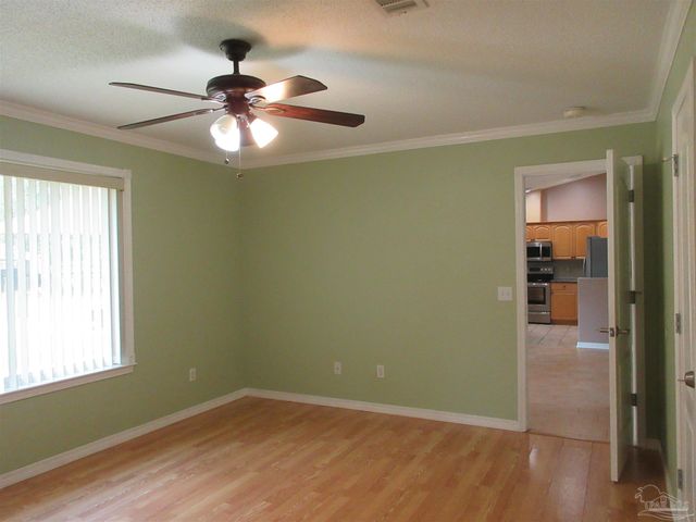 5717 Loring Dr, Milton, FL 32583