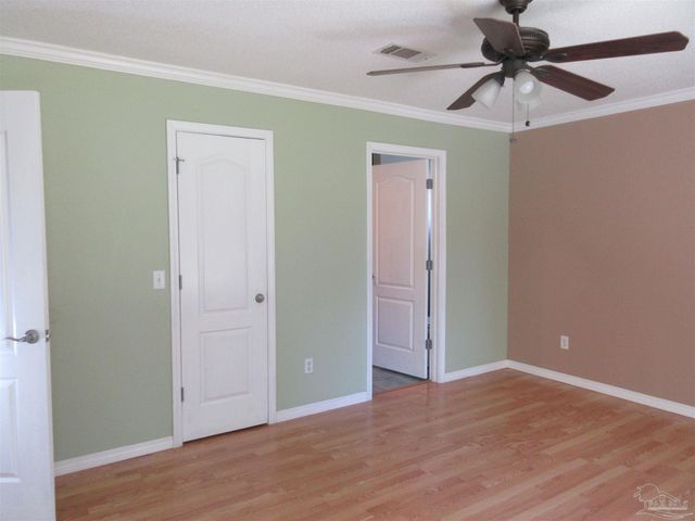 5717 Loring Dr, Milton, FL 32583