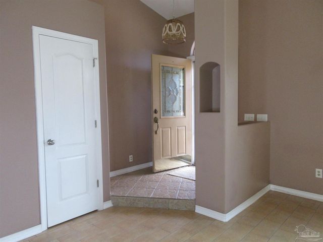 5717 Loring Dr, Milton, FL 32583