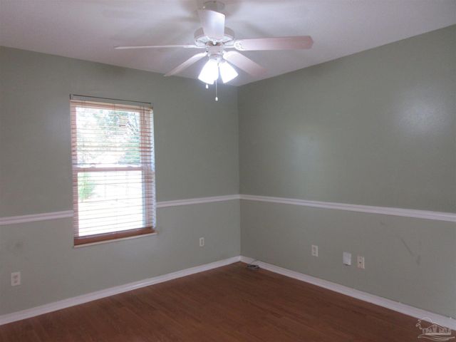 5717 Loring Dr, Milton, FL 32583