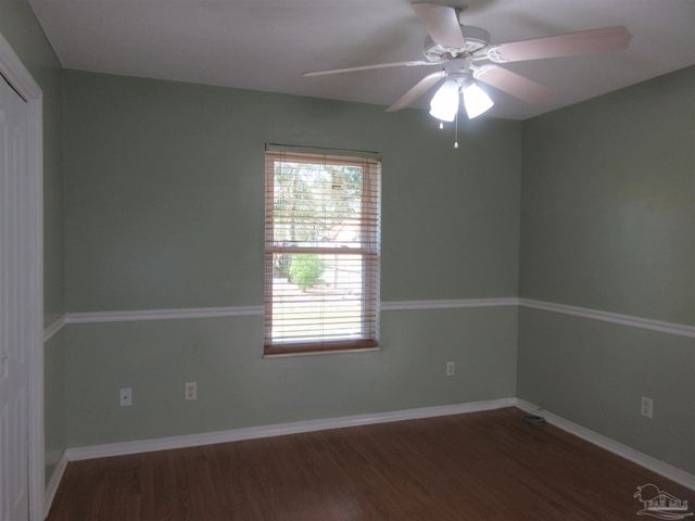 5717 Loring Dr, Milton, FL 32583