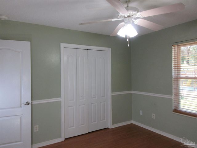 5717 Loring Dr, Milton, FL 32583