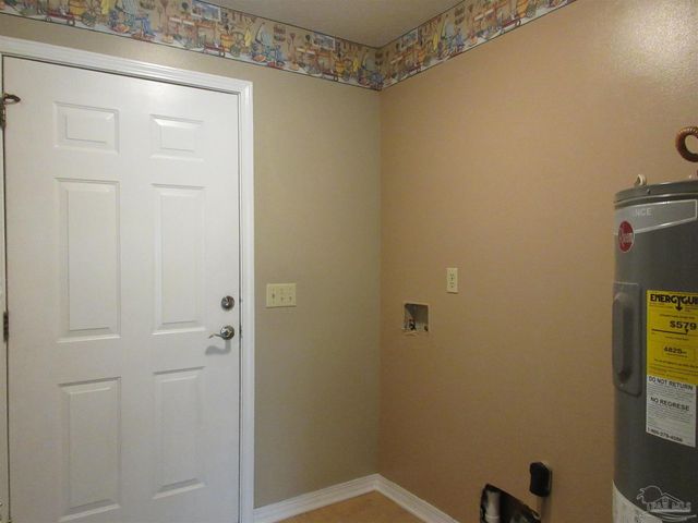 5717 Loring Dr, Milton, FL 32583