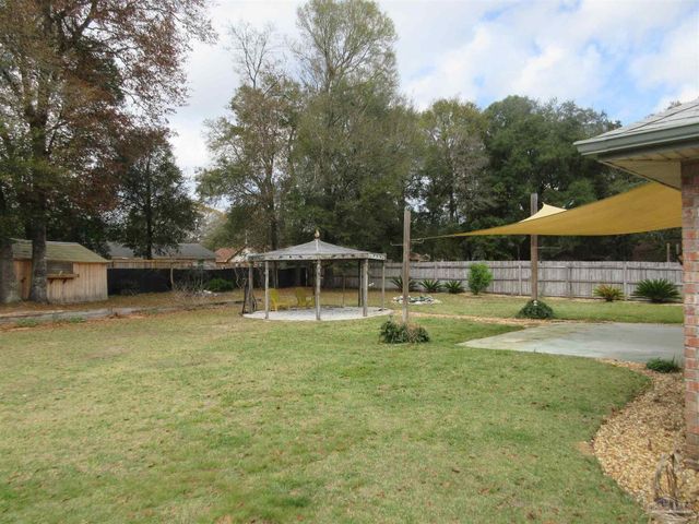 5717 Loring Dr, Milton, FL 32583