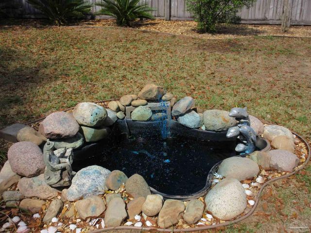 5717 Loring Dr, Milton, FL 32583