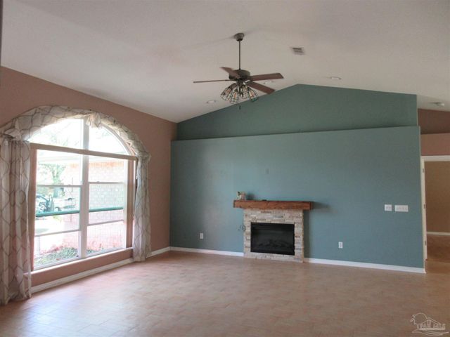 5717 Loring Dr, Milton, FL 32583