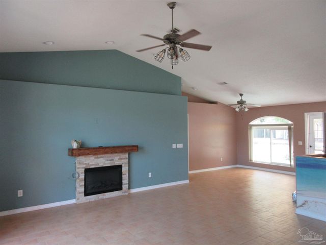 5717 Loring Dr, Milton, FL 32583