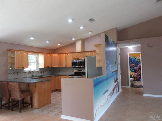 5717 Loring Dr, Milton, FL 32583