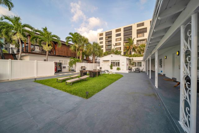 2307 N Ocean Boulevard 2, Fort Lauderdale, FL 33305
