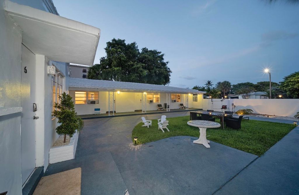 2307 N Ocean Boulevard 2, Fort Lauderdale, FL 33305