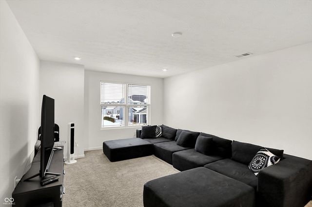 15425 Montfort Drive, Noblesville, IN 46062