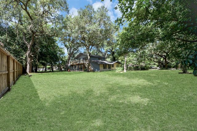 215 Hardy Street, Bacliff, TX 77518