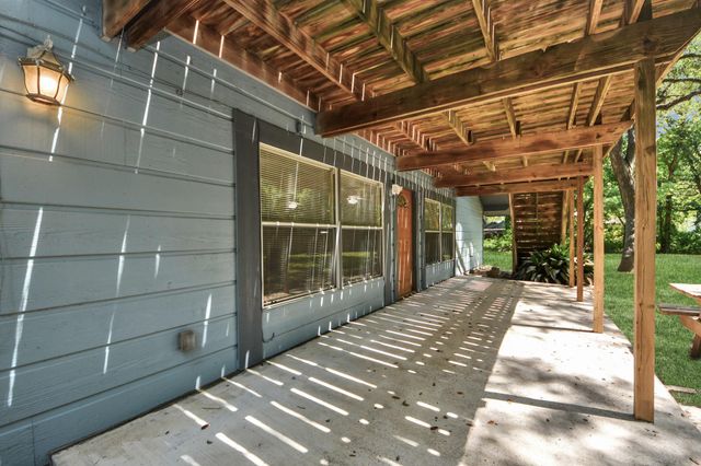 215 Hardy Street, Bacliff, TX 77518