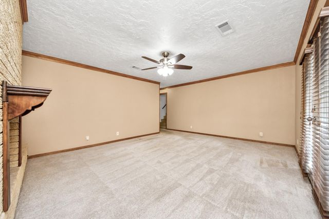 215 Hardy Street, Bacliff, TX 77518
