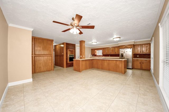 215 Hardy Street, Bacliff, TX 77518