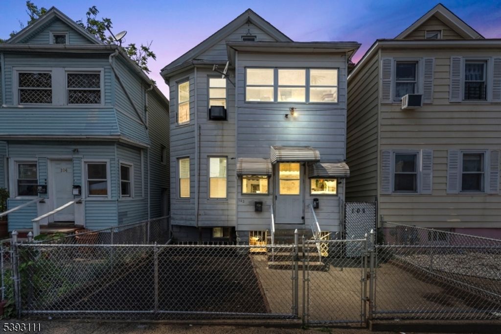 102 Highland Ave, Clifton City, NJ 07011