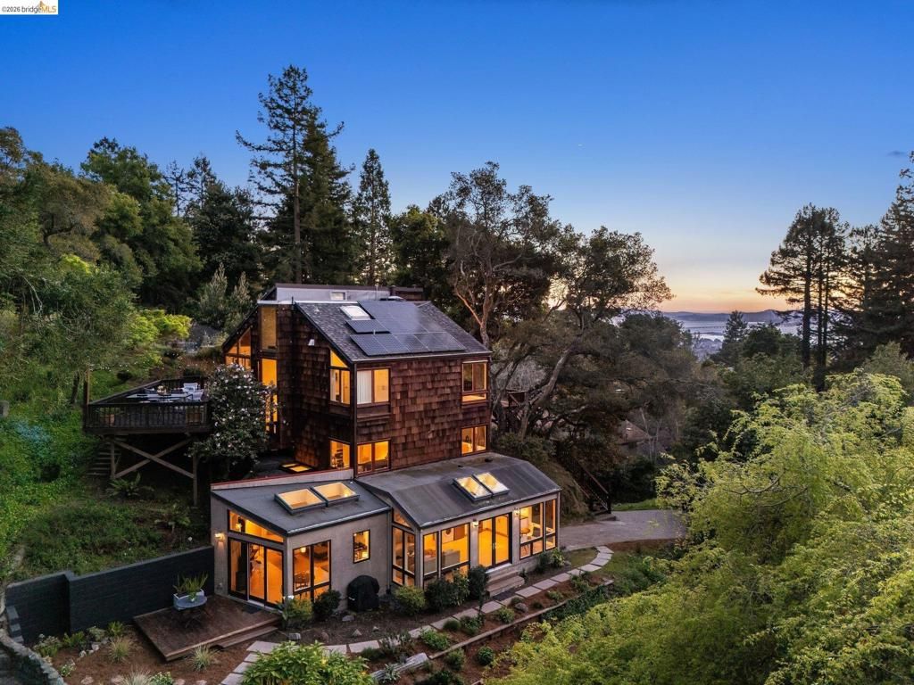 Image 3 of property listing at 1179 Keith AVE, Berkeley, CA 94708