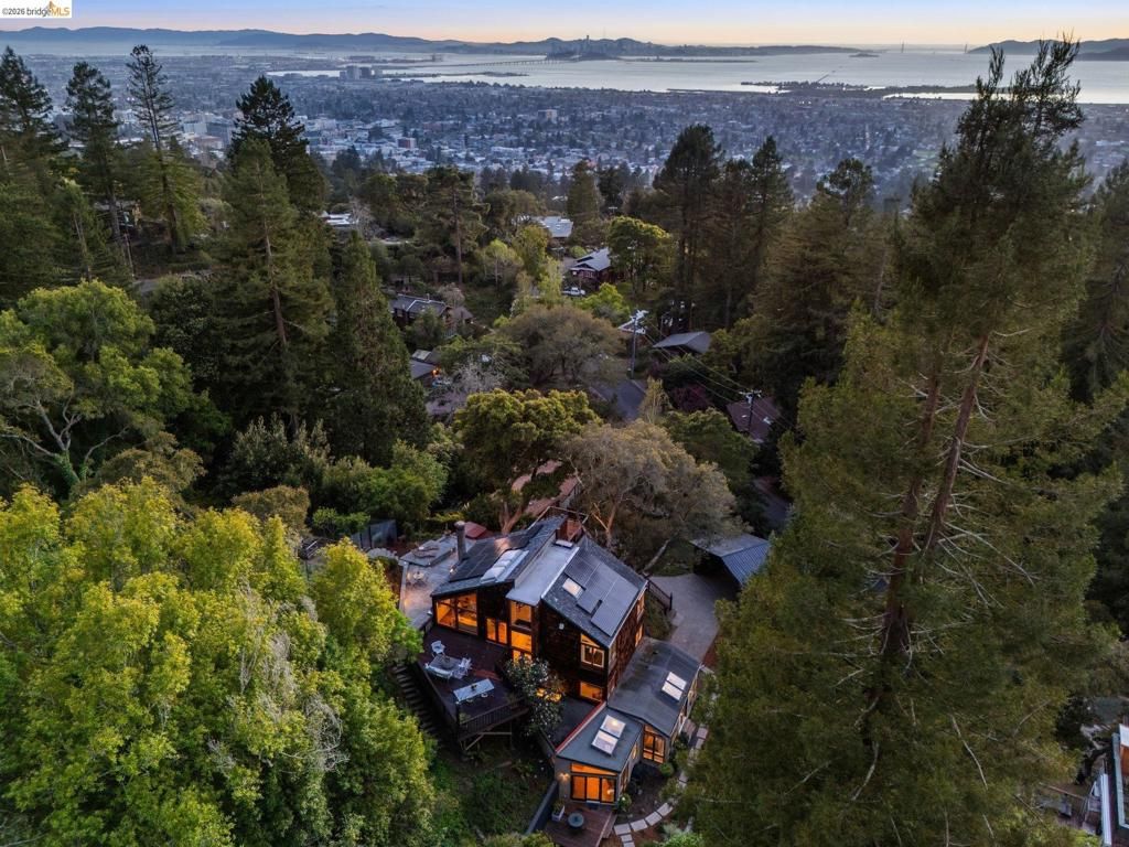 Image 4 of property listing at 1179 Keith AVE, Berkeley, CA 94708