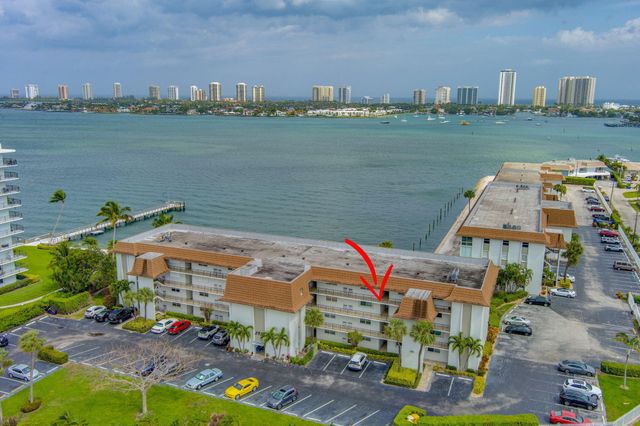 2936 Lake Shore Drive 309, Riviera Beach, FL 33404