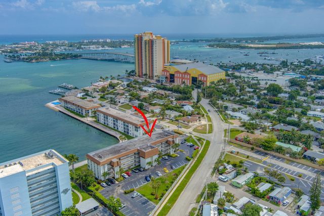 2936 Lake Shore Drive 309, Riviera Beach, FL 33404