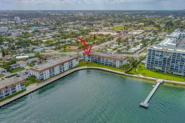 2936 Lake Shore Drive 309, Riviera Beach, FL 33404