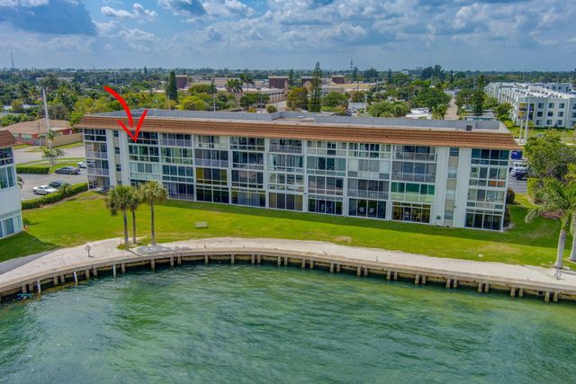 2936 Lake Shore Drive 309, Riviera Beach, FL 33404