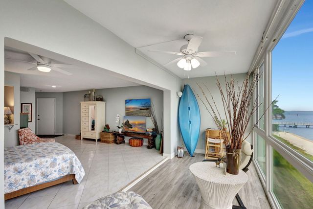 2936 Lake Shore Drive 309, Riviera Beach, FL 33404