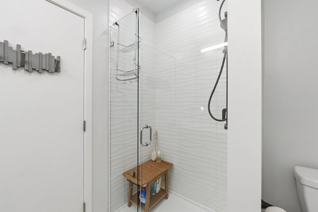 68 Los Angeles St PH5, Newton, MA 02458